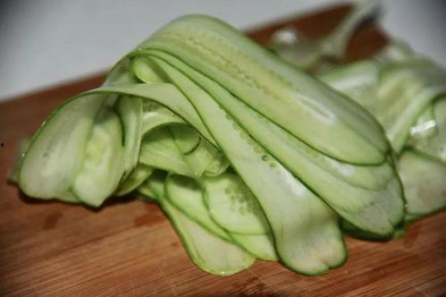 吃瓜吃酸甜可口,尽享夏日清新美味