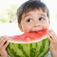 男宝宝头像吃瓜,萌娃吃瓜趣事多